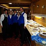 staff e piatti UHC - Foto staff Uhc, buffet e sale da pranzo