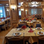 FOTO UHC - Gourmet ed Enogastronomia Hotels 4 Stelle - Hotel Rubino, hotel Diamant, hotel Soreghes e hotel Dolomiti