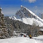 Special trekking and romantic tracks on the snow of the Fassa Valley - ...love walking in the nature!